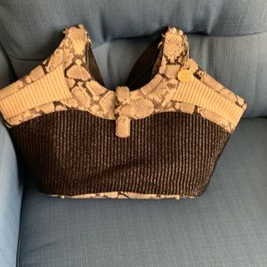 Hey I’m selling this original Brahmin bag.